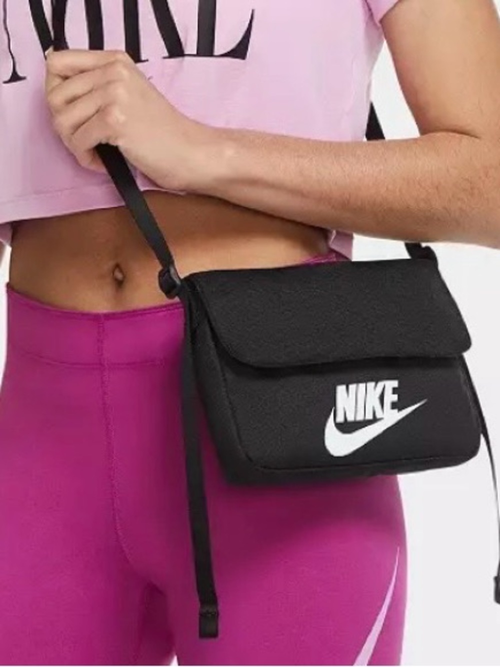 Nike Revel crossbody bag